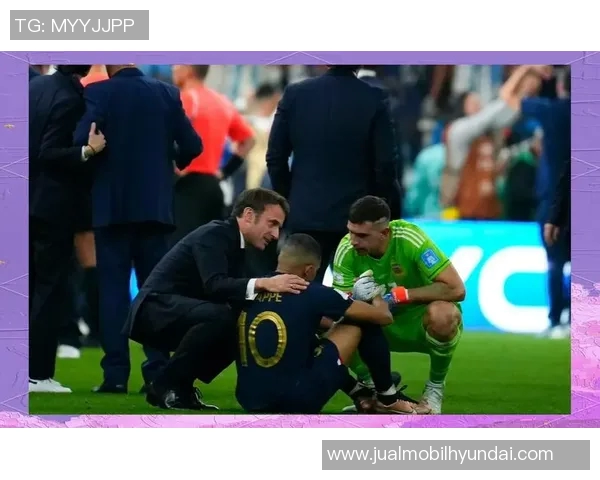 格列兹曼:从天才少年到足球巨星的辉煌旅程与挑战 格列兹曼:从天才少年到足球巨星的辉煌旅程与挑战