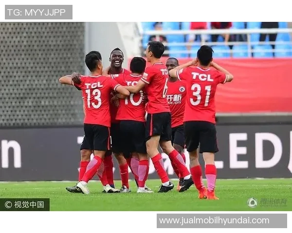 辽足迎战上港争夺三分关键时刻考验球队实力与战术配合 辽足迎战上港争夺三分关键时刻考验球队实力与战术配合